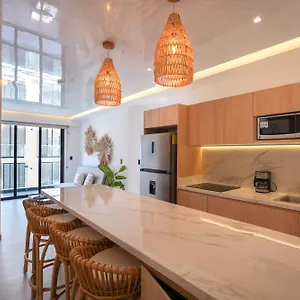 Macondo 5th Av Hotel